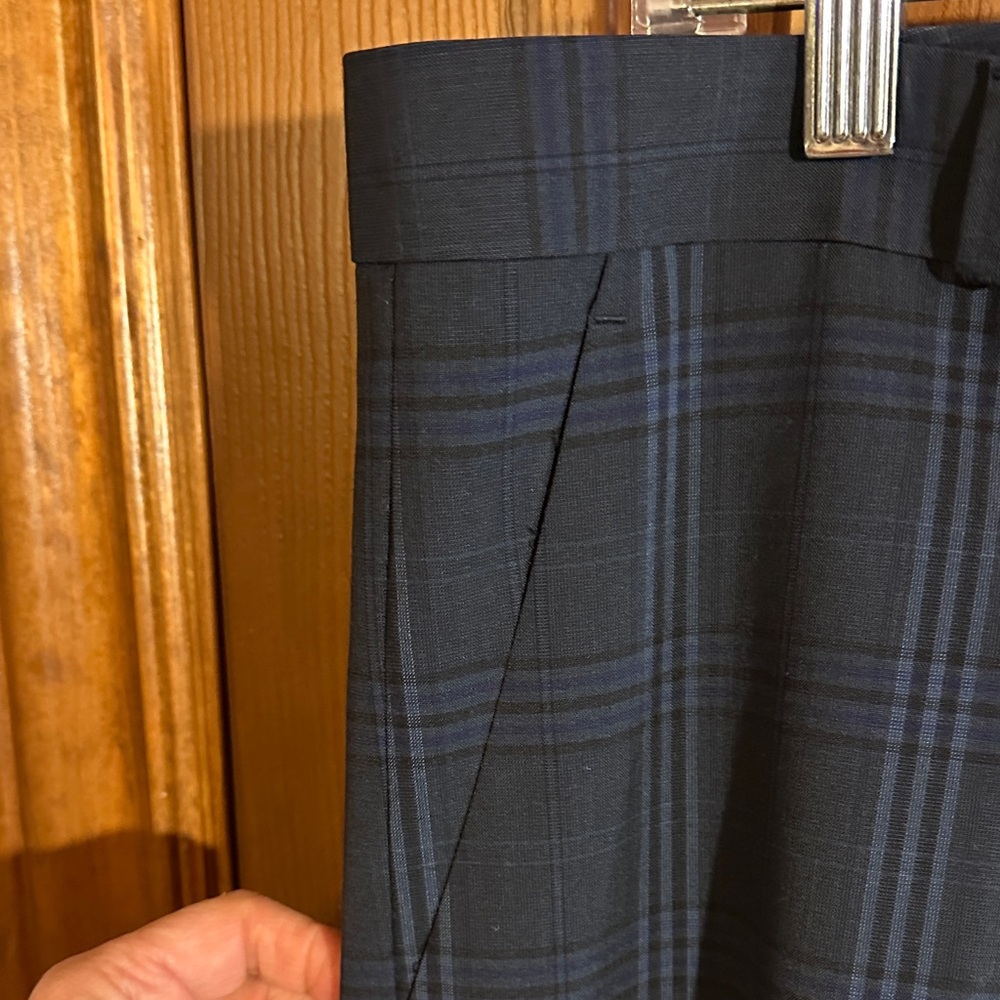 NWT Women’s Navy Plaid Dress Pants from Banana Republic, size 14 - Picture 5 of 7